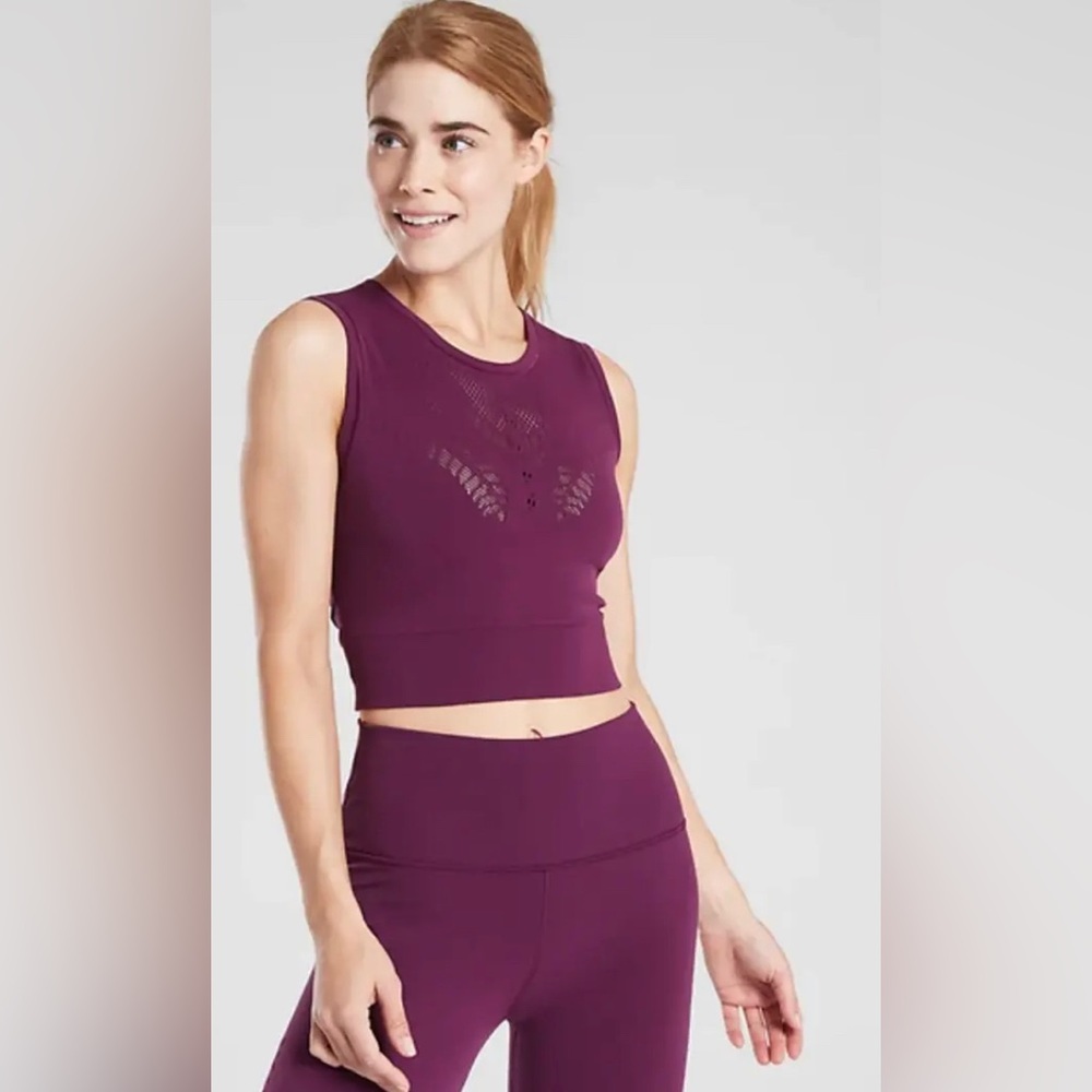 Athleta Ujjayi Crop Tank size Medium